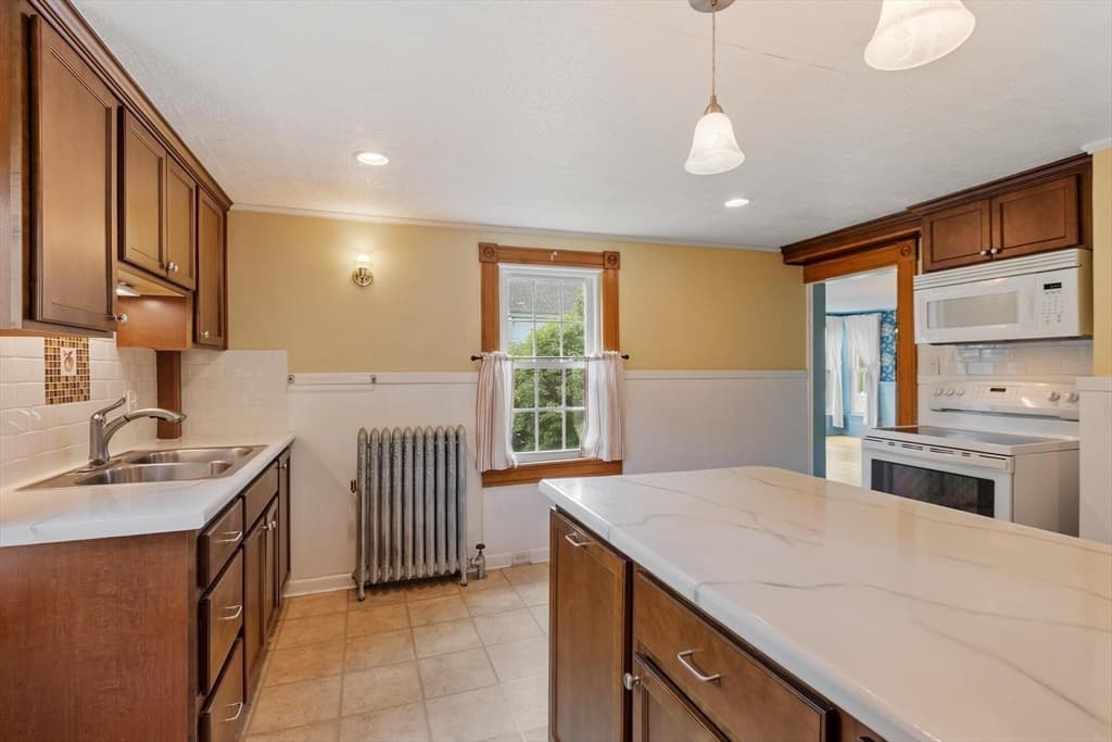 16 Chapel St, Ashburnham MA 01430 photo 11