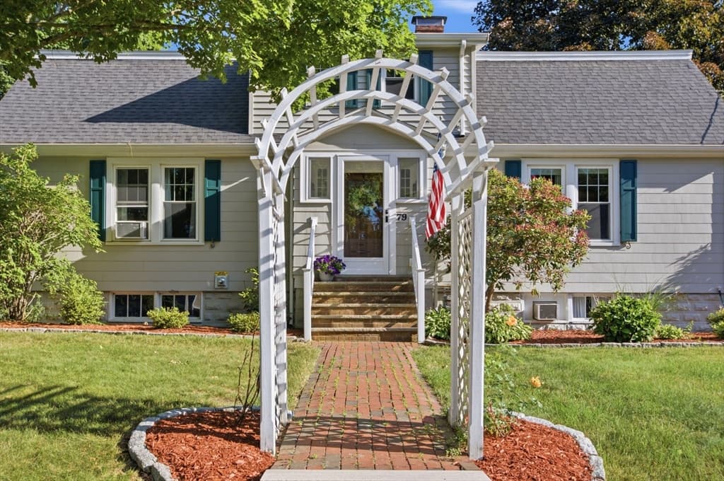 79 Orange Street, Reading MA 01867 photo 2