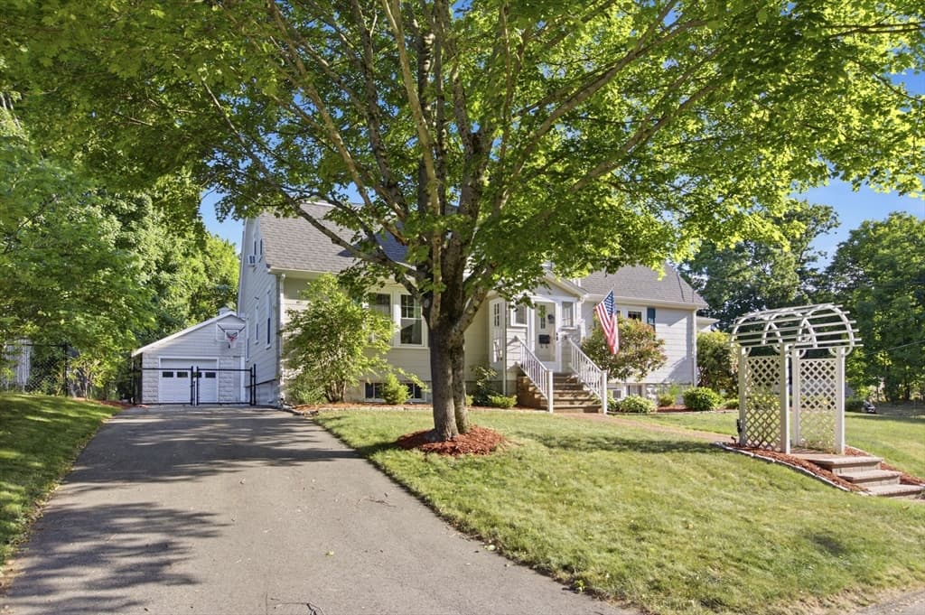 79 Orange Street, Reading MA 01867 photo 3