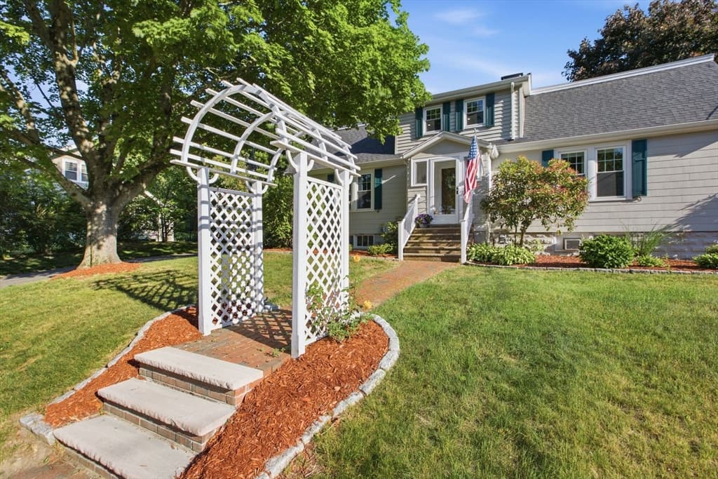 79 Orange Street, Reading MA 01867 photo 4