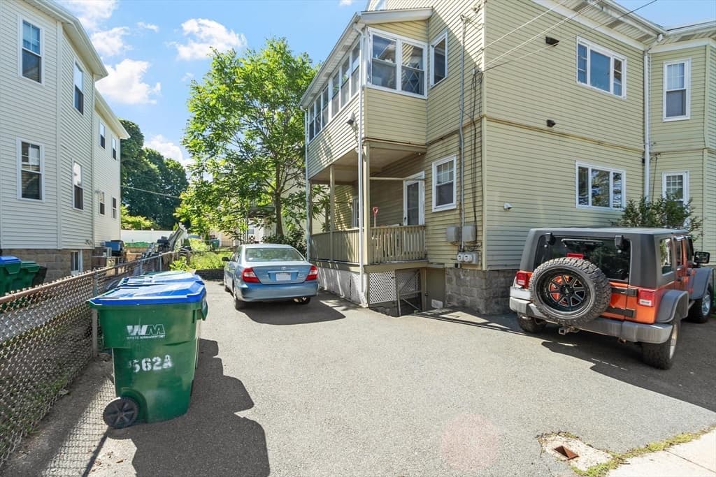 562 Main St, Medford MA 02155 photo 2