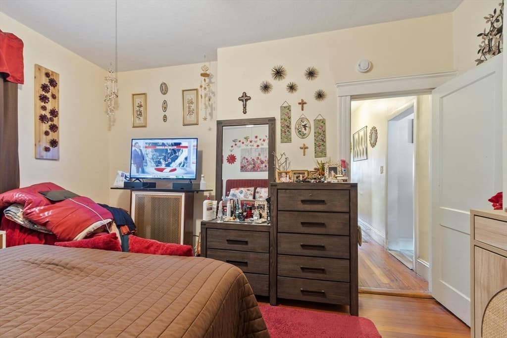 562 Main St, Medford MA 02155 photo 9