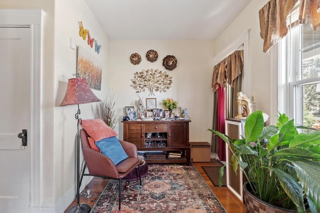 562 Main St, Medford MA 02155 photo 4