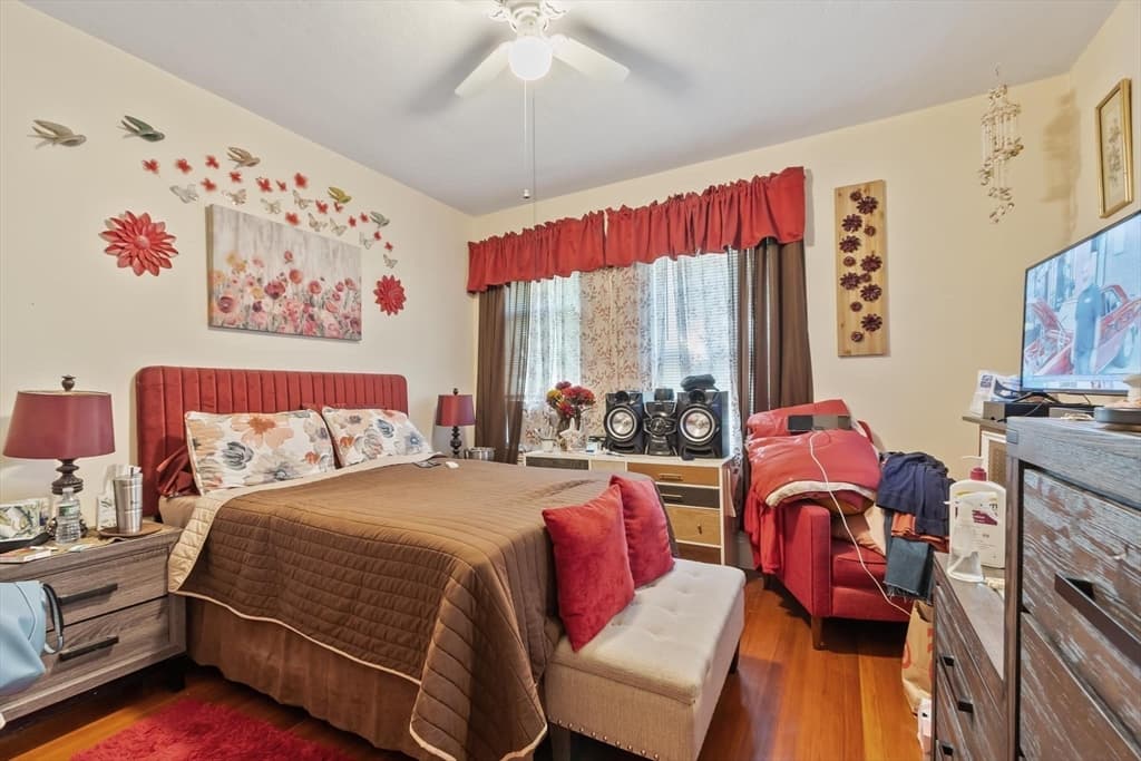 562 Main St, Medford MA 02155 photo 8