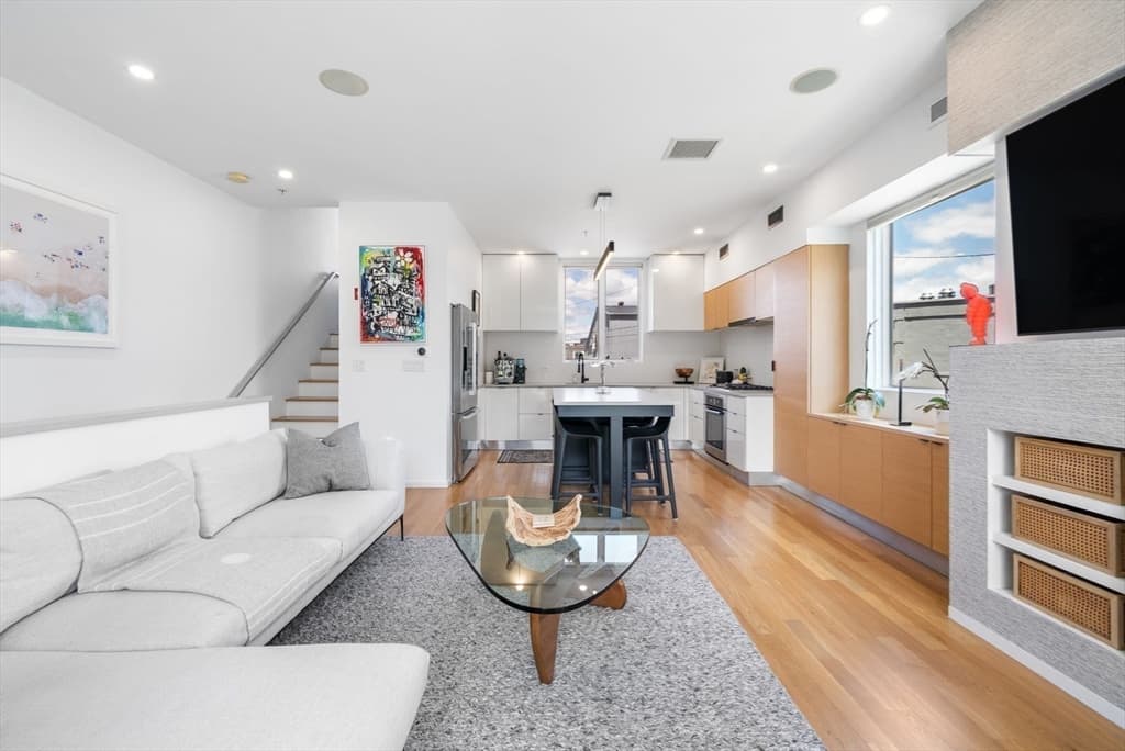 Condominium at 3 Dorchester # 3J, Boston MA 02127, Boston, photo 5 of 36