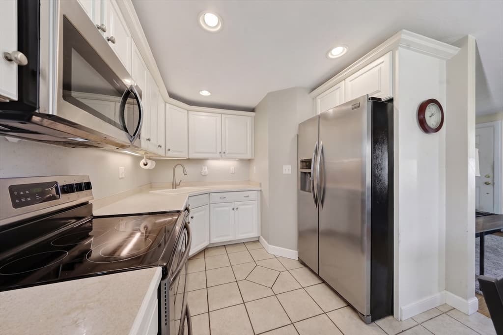 8 Standish Avenue, Hull MA 02045 photo 6