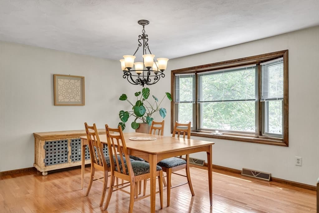 Single Family Residence at 2 Sandspur Lane, North Reading MA 01864, North Reading, photo 11 of 39