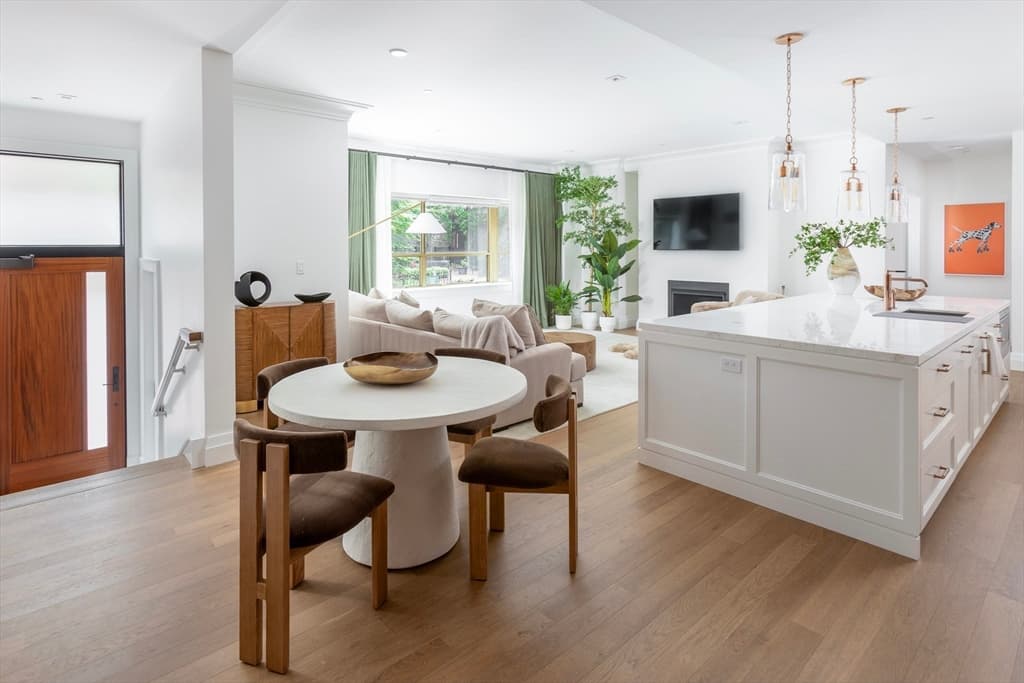Condominium at 45 Temple St # 103, Boston MA 02114, photo 3 of 16