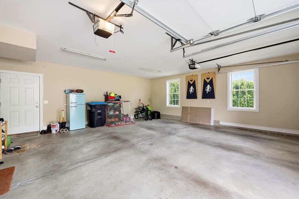 Single Family Residence at 4 N Hills Ln, Wilbraham MA 01095, photo 27 of 40