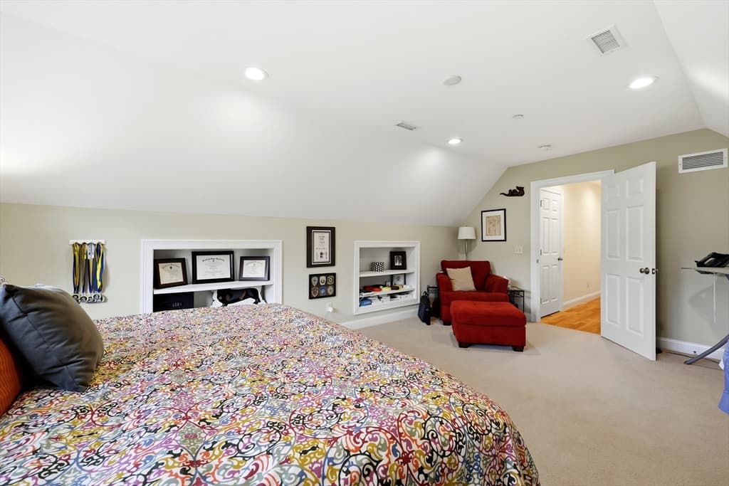 Single Family Residence at 4 N Hills Ln, Wilbraham MA 01095, photo 26 of 40
