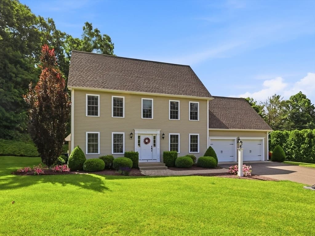4 N Hills Ln, Wilbraham MA 01095