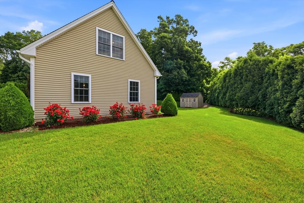 Single Family Residence at 4 N Hills Ln, Wilbraham MA 01095, photo 37 of 40