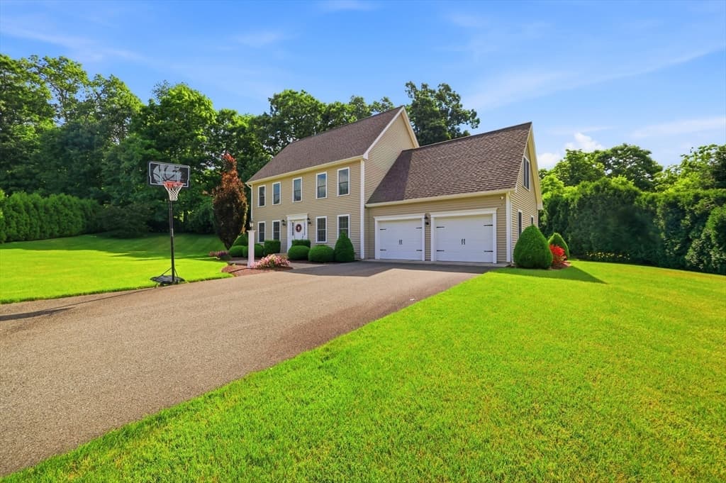 Single Family Residence at 4 N Hills Ln, Wilbraham MA 01095, photo 40 of 40