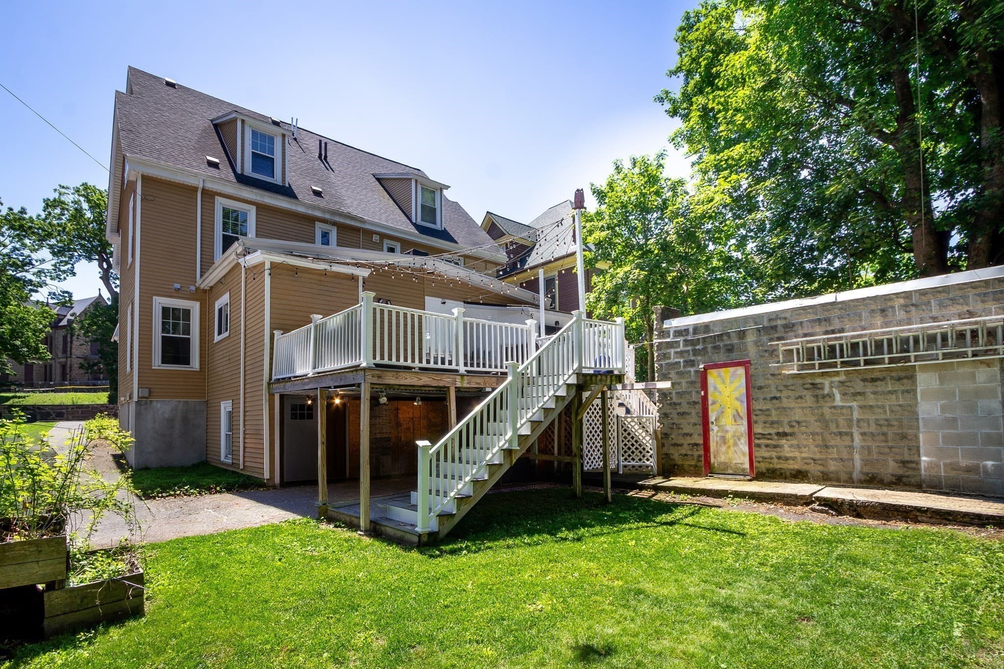 Single Family Residence at 287 Walnut Ave, Boston MA 02119, photo 26 of 36