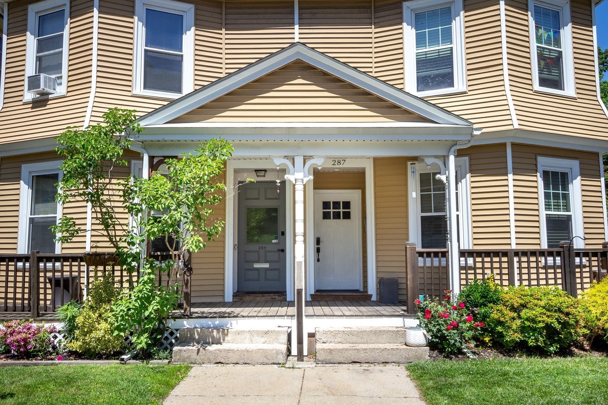Single Family Residence at 287 Walnut Ave, Boston MA 02119, photo 3 of 36