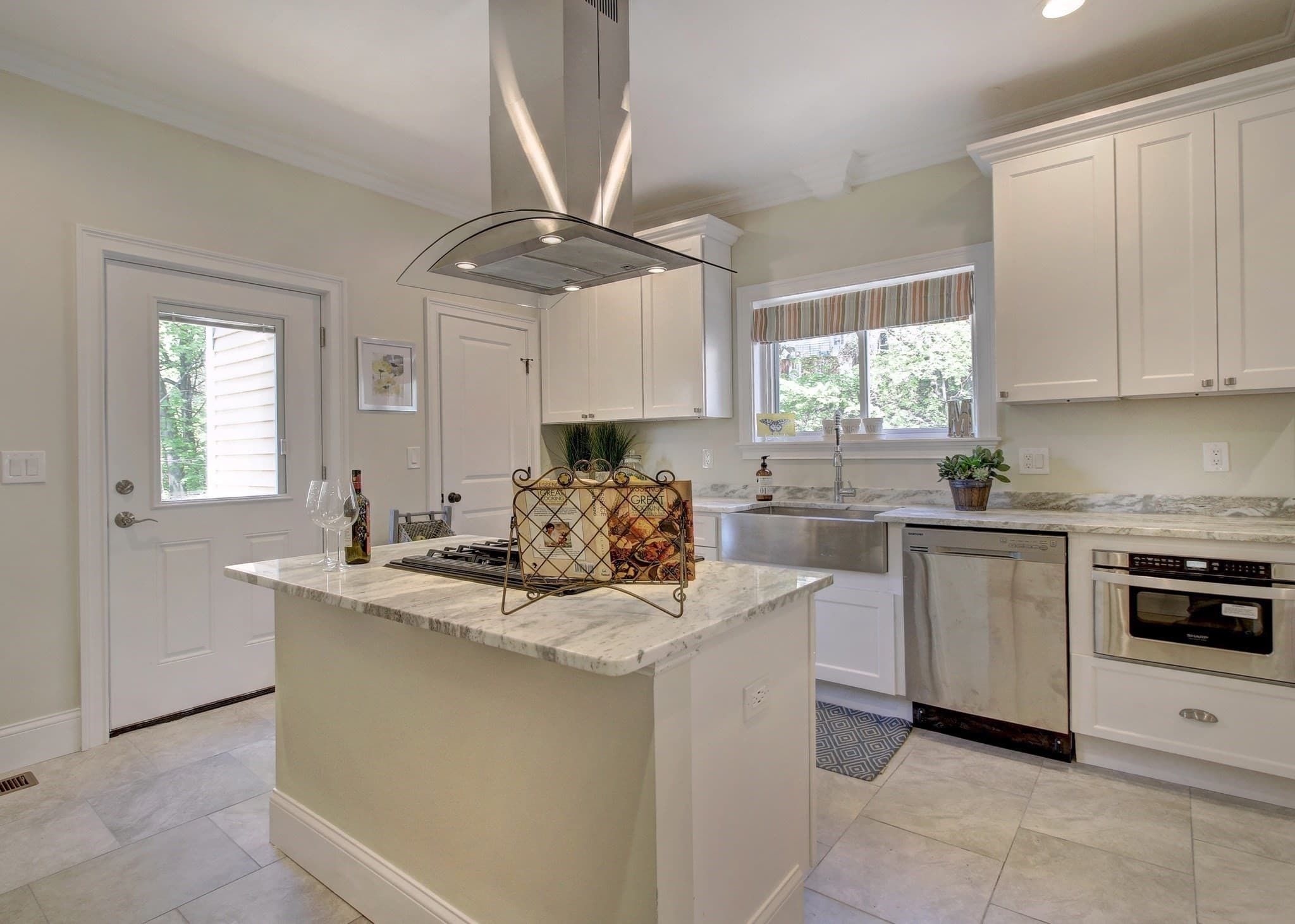 Single Family Residence at 287 Walnut Ave, Boston MA 02119, photo 5 of 36