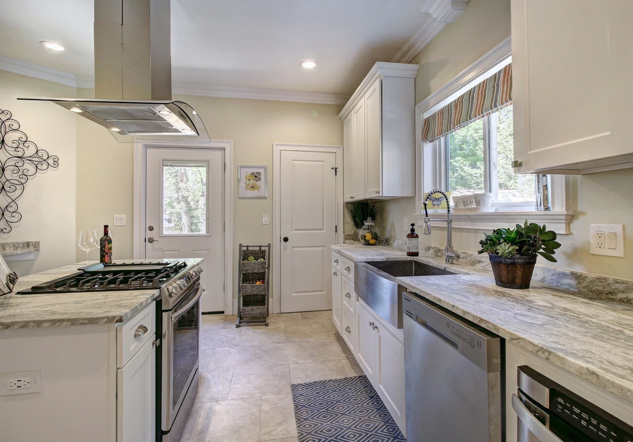 Single Family Residence at 287 Walnut Ave, Boston MA 02119, photo 8 of 36