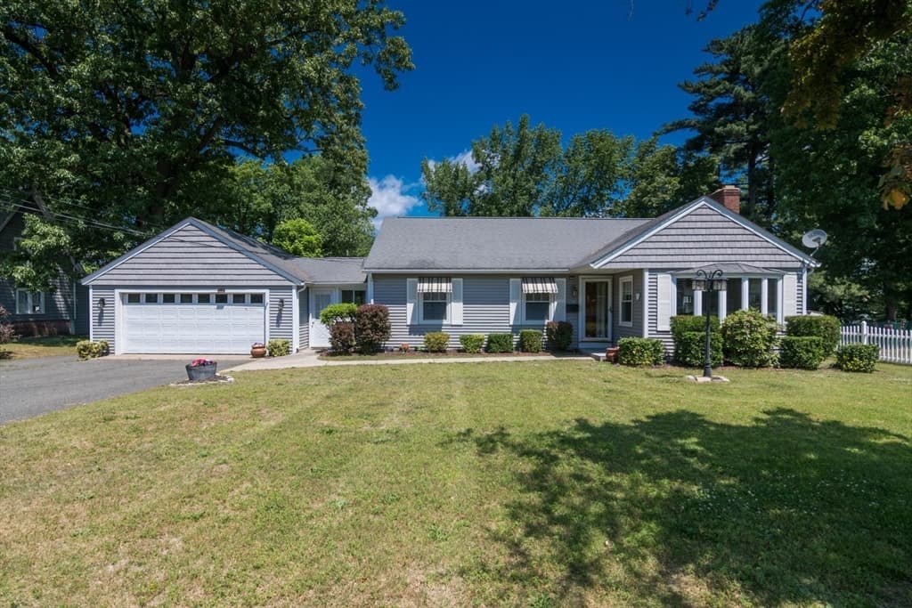 Single Family Residence at 1466-1468 Page Blvd, Springfield MA 01104, Springfield, photo 4 of 42