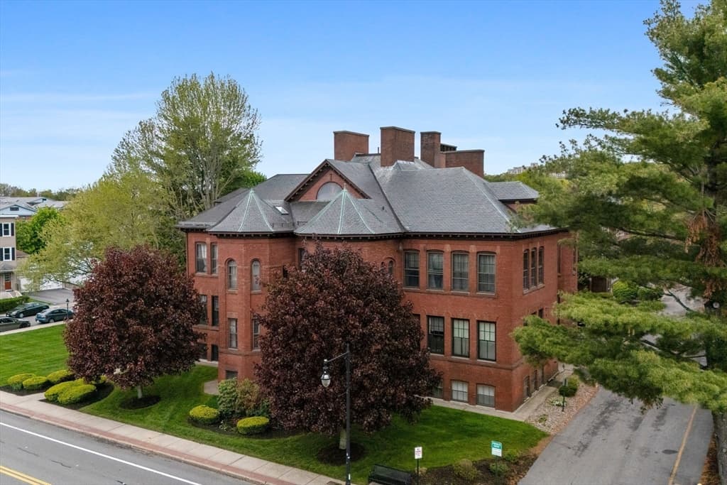 321 Plantation St # 300, Worcester MA 01604 photo 38