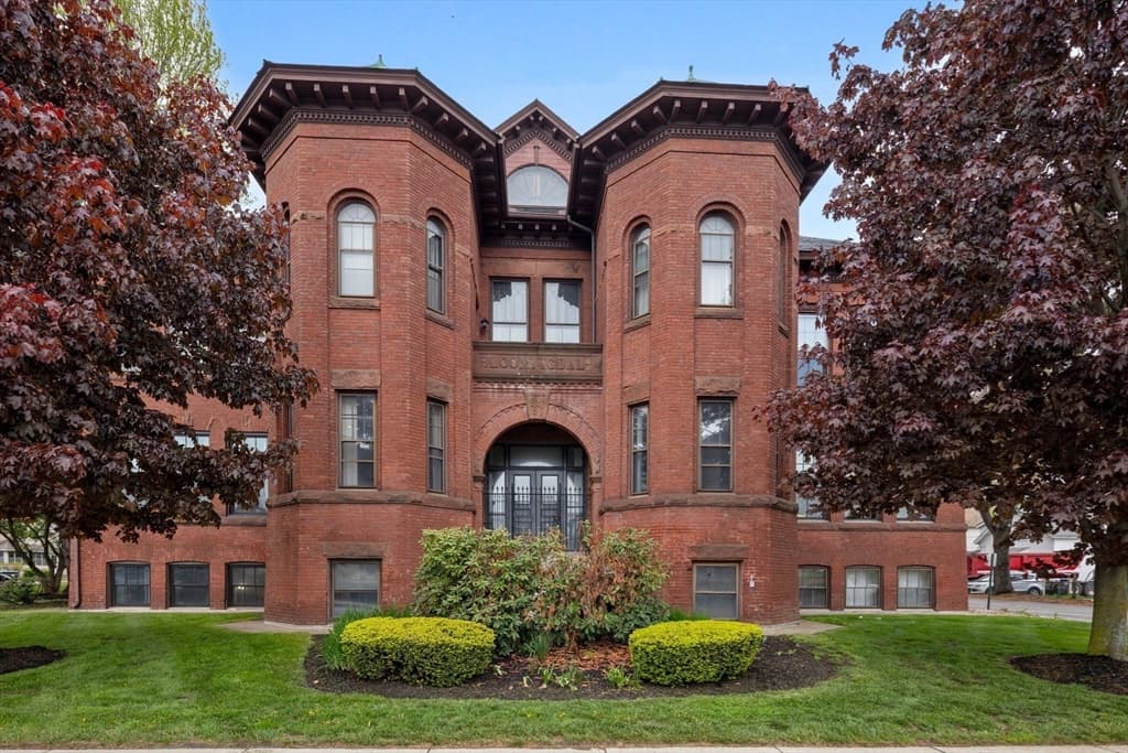321 Plantation St # 300, Worcester MA 01604 photo 39