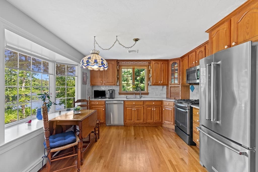 Single Family Residence at 45 Sierra Way, Yarmouth MA 02673, photo 3 of 33
