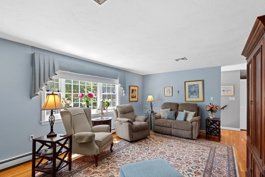 Single Family Residence at 45 Sierra Way, Yarmouth MA 02673, photo 9 of 33