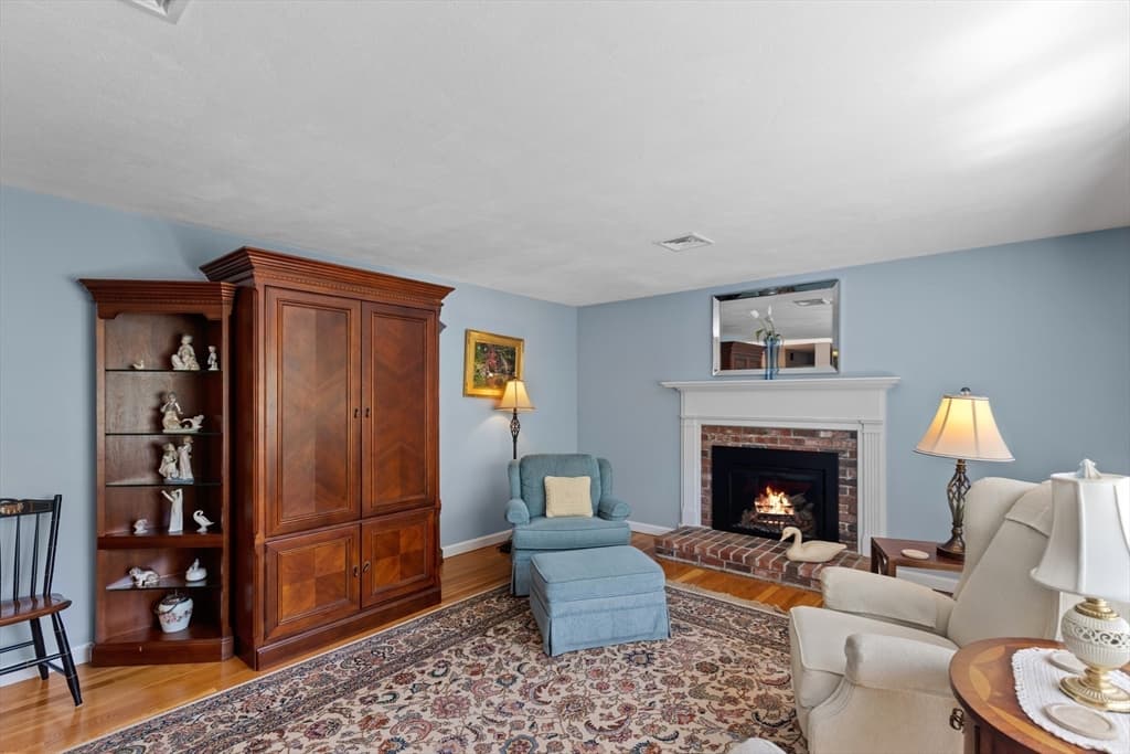 Single Family Residence at 45 Sierra Way, Yarmouth MA 02673, photo 10 of 33