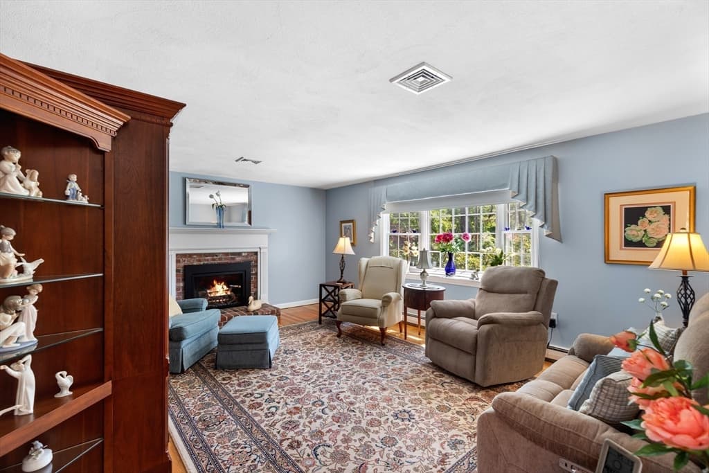 Single Family Residence at 45 Sierra Way, Yarmouth MA 02673, photo 8 of 33