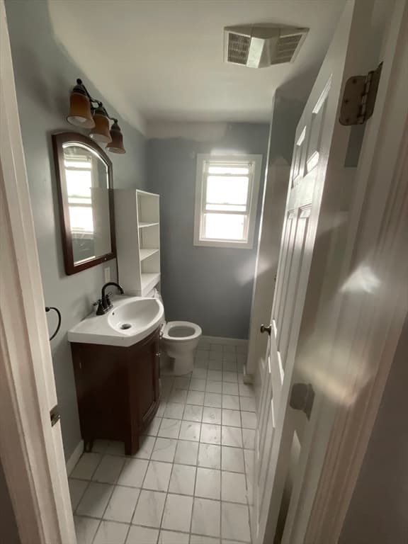 953 Globe St, Fall River MA 02724 photo 12