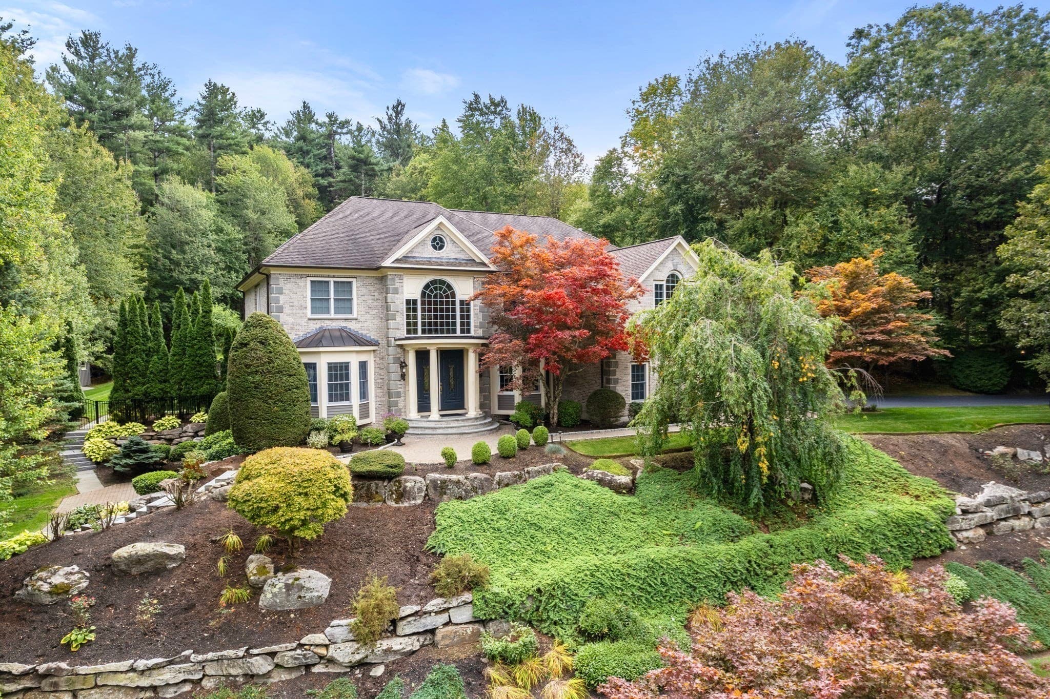 Single Family Residence at 253 Cranbrook Dr, Holden MA 01520, photo 2 of 42