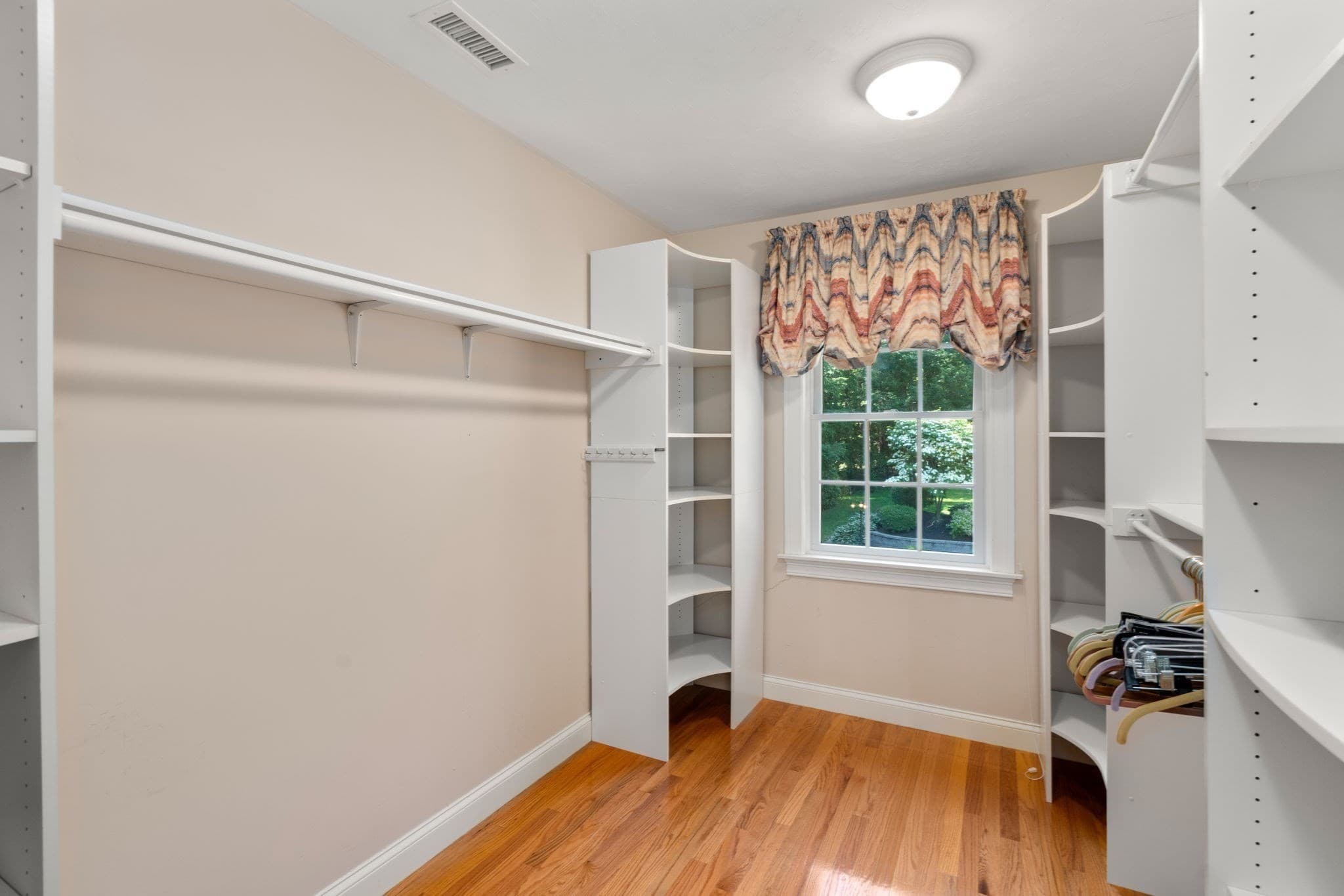Single Family Residence at 253 Cranbrook Dr, Holden MA 01520, photo 32 of 42
