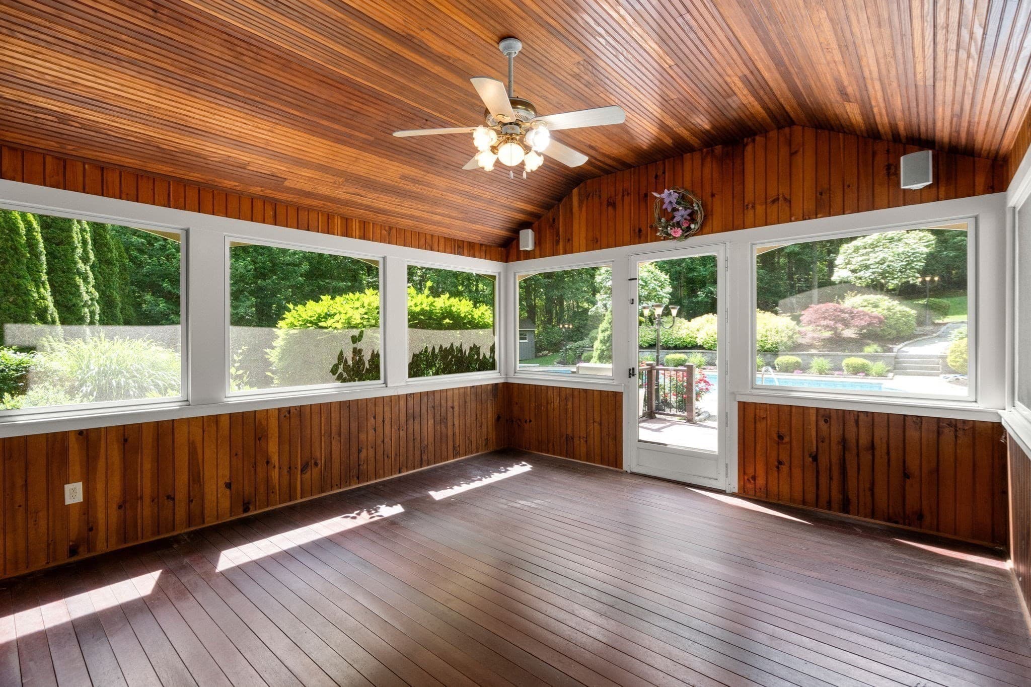 Single Family Residence at 253 Cranbrook Dr, Holden MA 01520, photo 24 of 42
