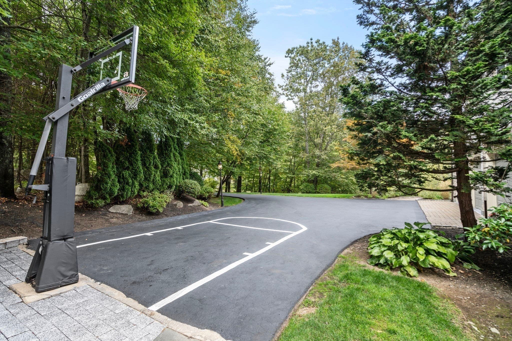 Single Family Residence at 253 Cranbrook Dr, Holden MA 01520, photo 10 of 42