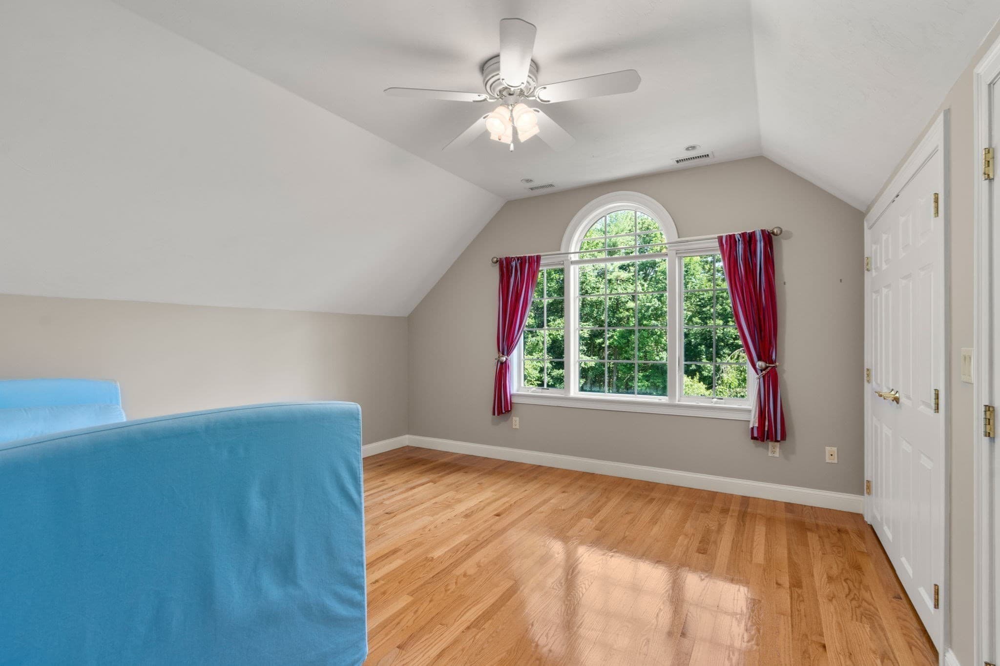 Single Family Residence at 253 Cranbrook Dr, Holden MA 01520, photo 33 of 42