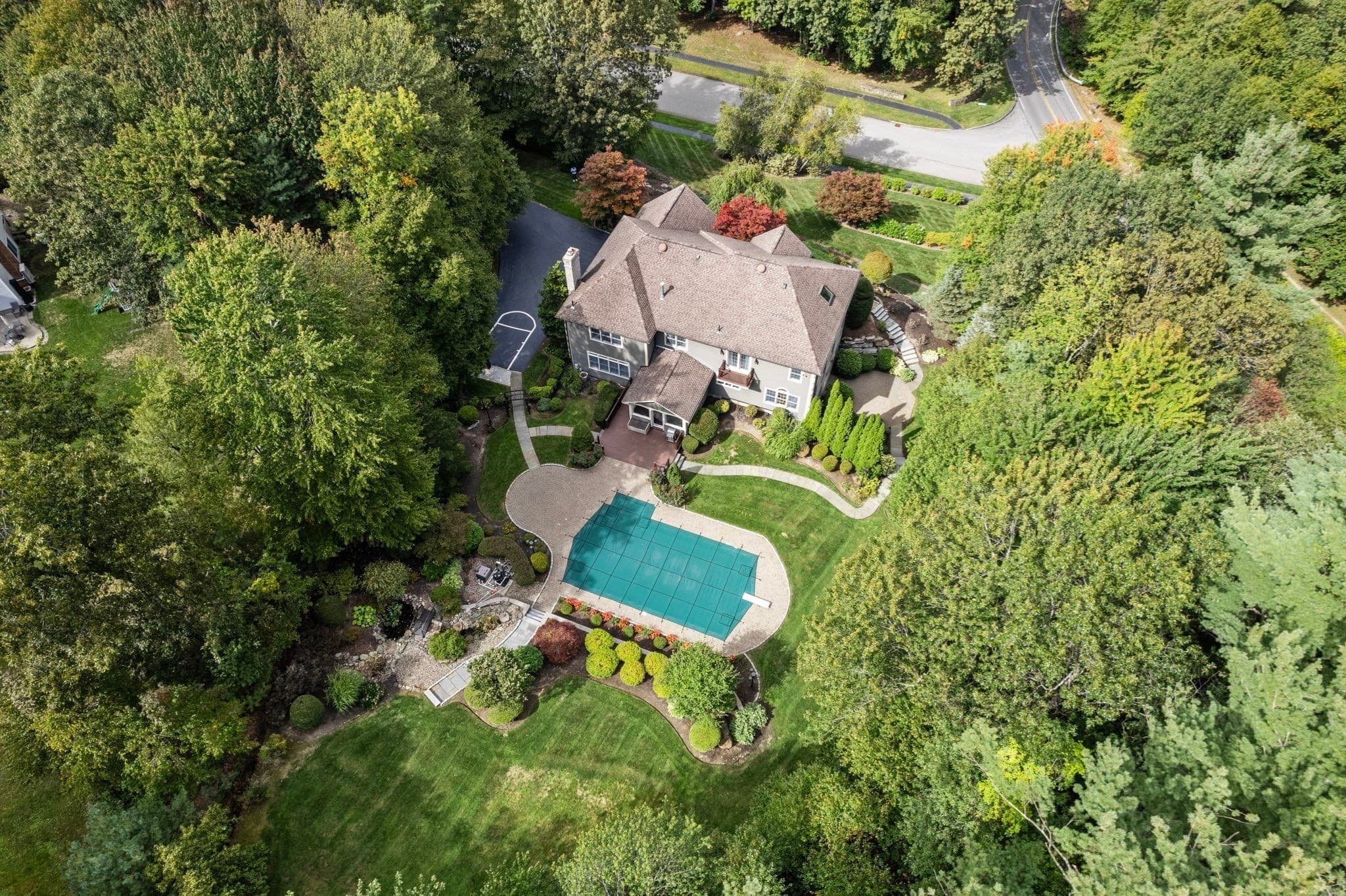 Single Family Residence at 253 Cranbrook Dr, Holden MA 01520, photo 41 of 42