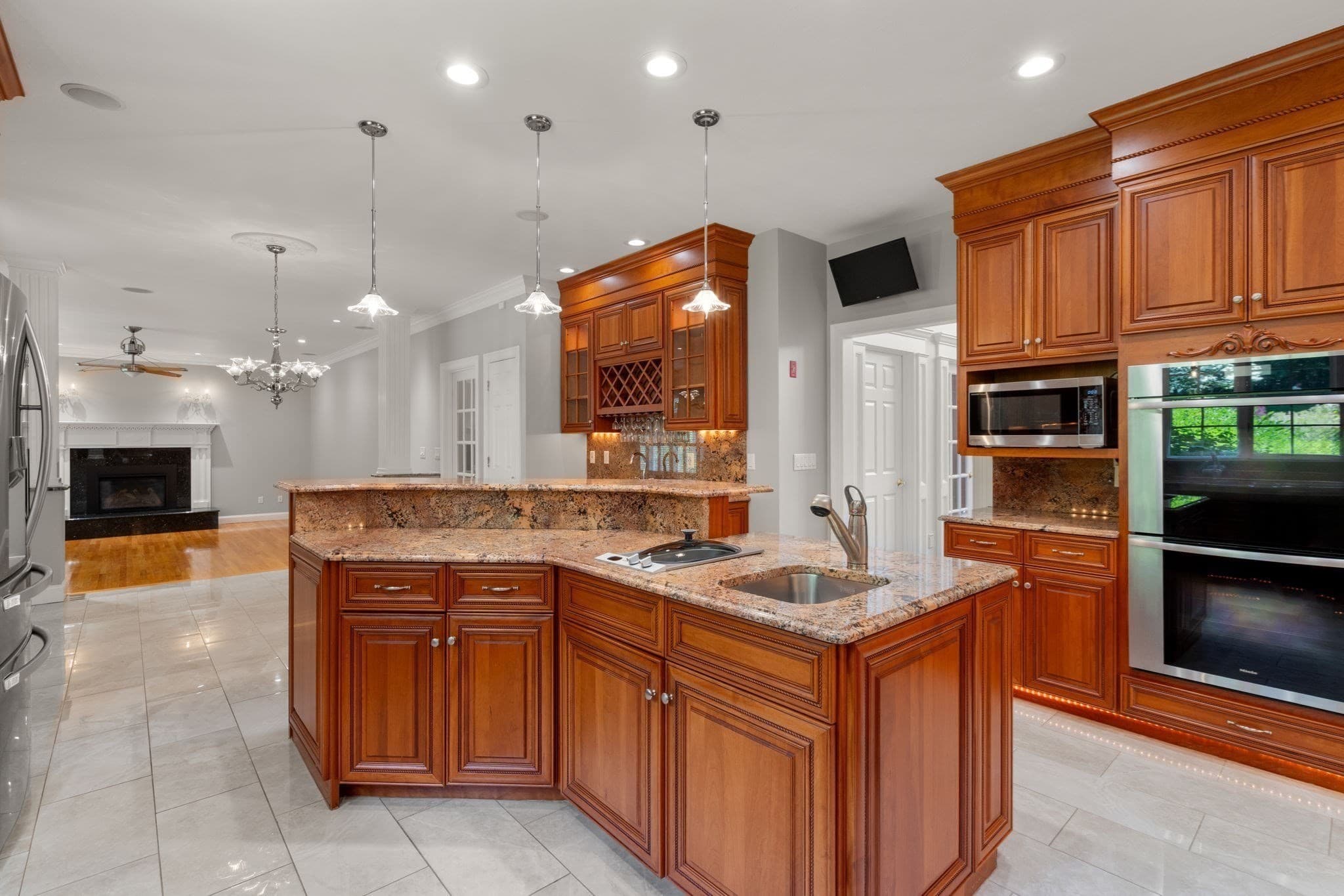 Single Family Residence at 253 Cranbrook Dr, Holden MA 01520, photo 18 of 42
