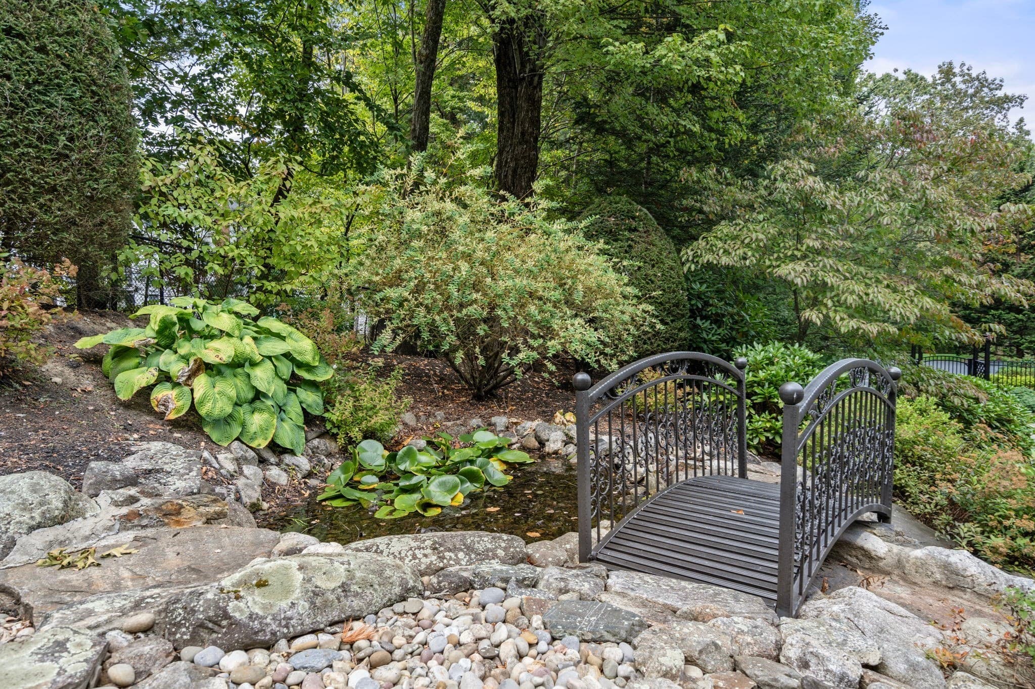 Single Family Residence at 253 Cranbrook Dr, Holden MA 01520, photo 40 of 42