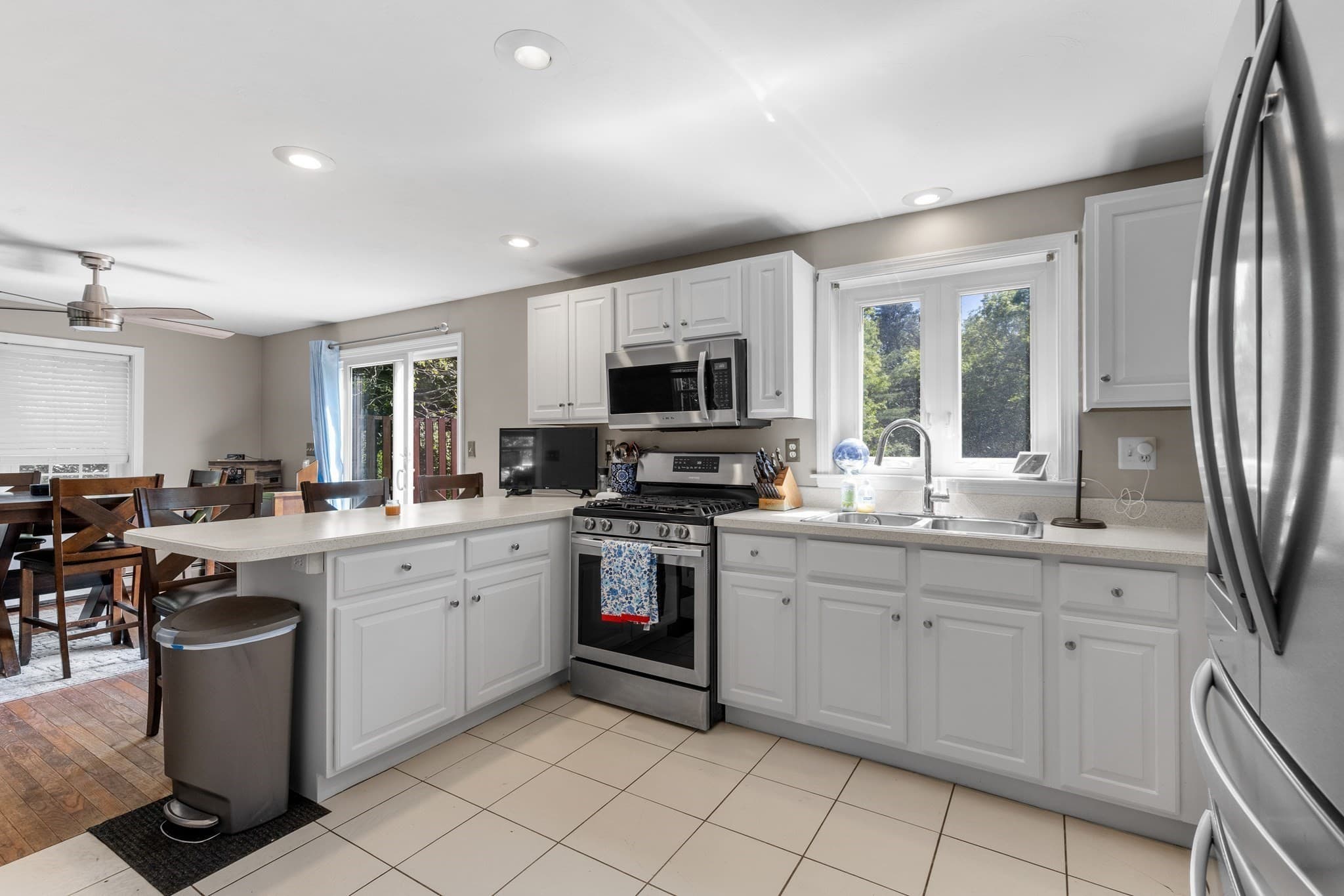 Single Family Residence at 30 Sheffield Place, Mashpee MA 02649, photo 7 of 24