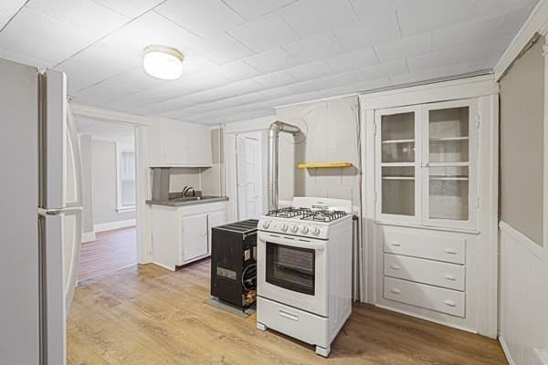 10 Ellsworth, Worcester MA 01610 photo 8