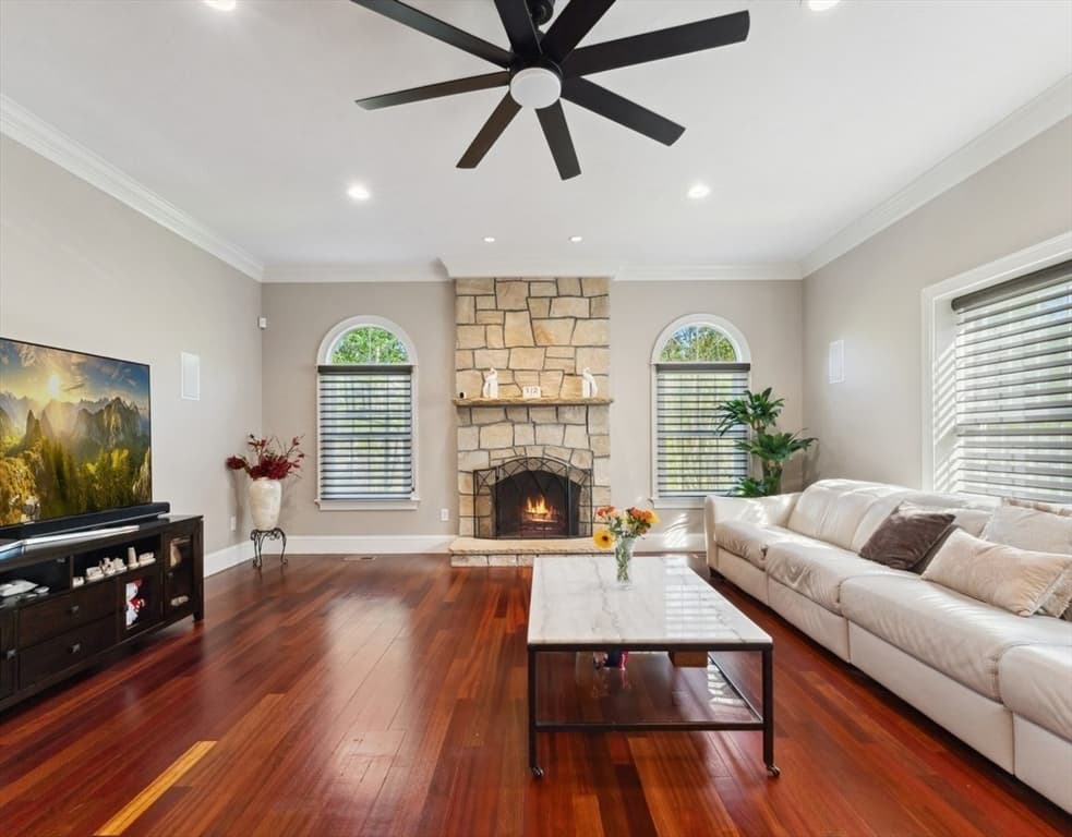 231 Gulf St, Shrewsbury MA 01545 photo 4