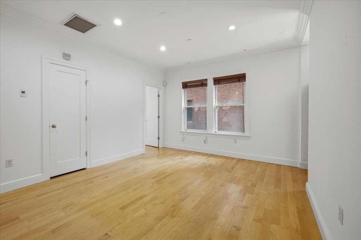 Condominium at 7 Stillman Pl # 5, Boston MA 02113, photo 2 of 17