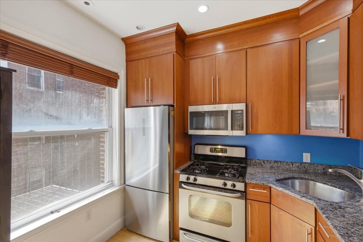 Condominium at 7 Stillman Pl # 5, Boston MA 02113, photo 5 of 17