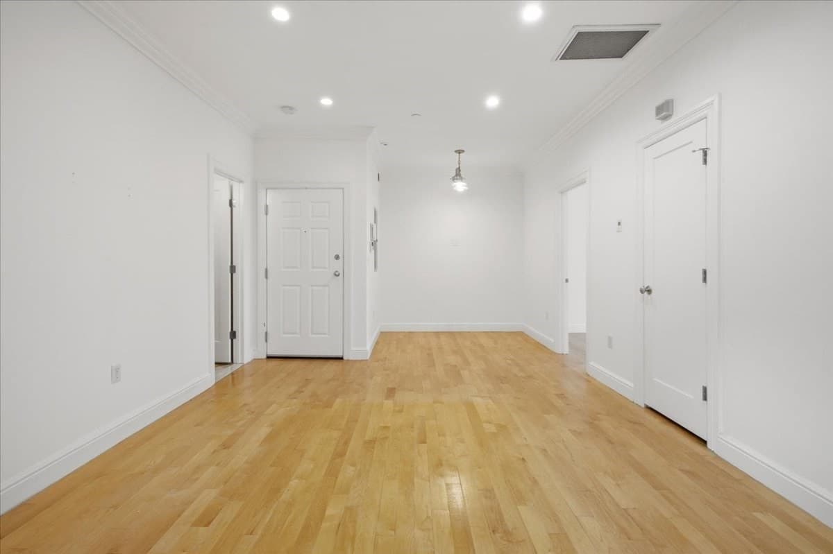 Condominium at 7 Stillman Pl # 5, Boston MA 02113, photo 9 of 17