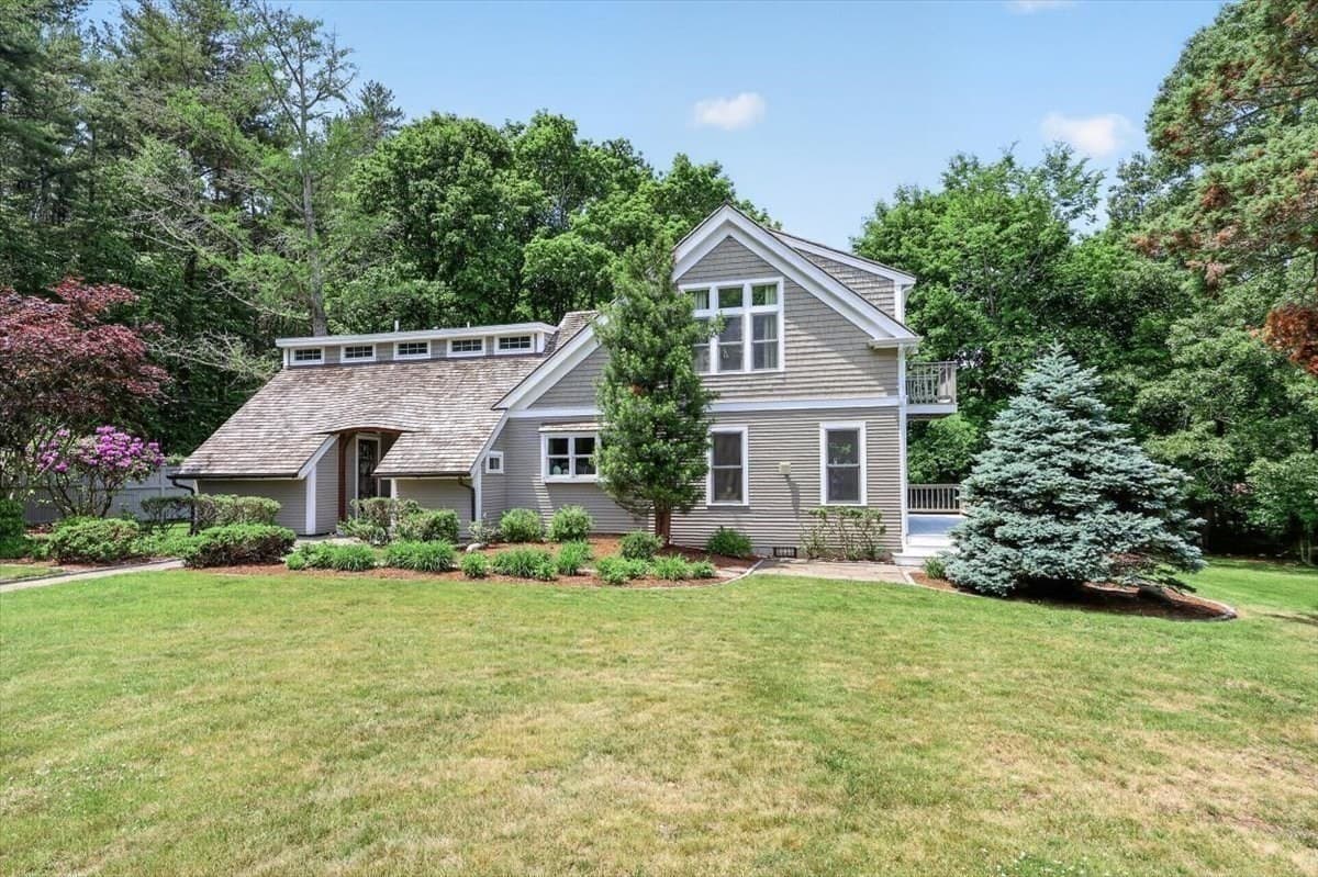 Single Family Residence at 136 South Pleasant, Hingham MA 02043, photo 2 of 42