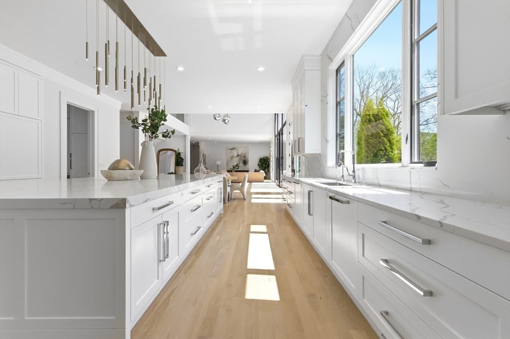 33 Sears Rd, Brookline MA 02445 photo 13