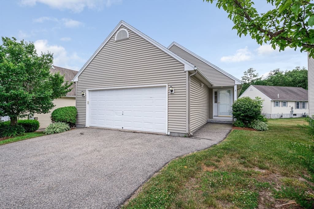 24 Royal Ave # 24, Dracut MA 01826