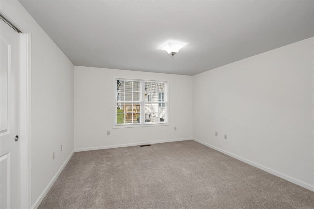 Condominium at 24 Royal Ave # 24, Dracut MA 01826, photo 19 of 26