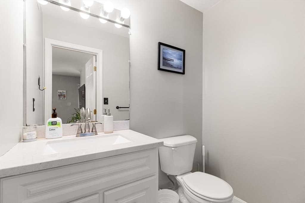 Condominium at 54 Crescent Ave, Boston MA 02125, photo 16 of 23
