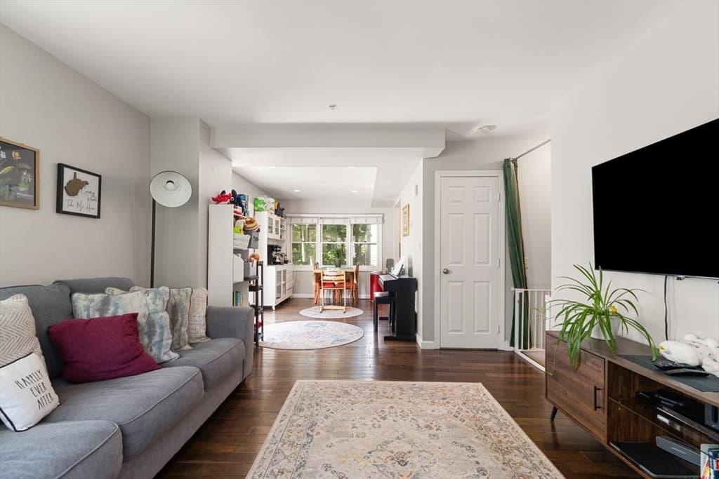 54 Crescent Ave, Boston MA 02125