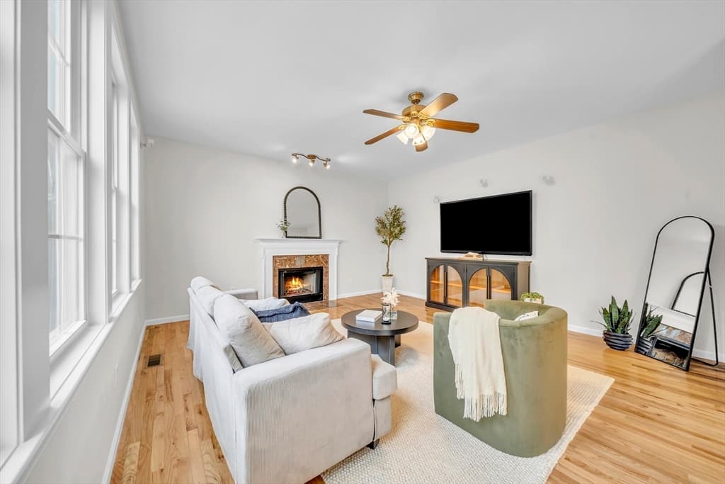 Single Family Residence at 37 Aspen Ave, Grafton MA 01560, Grafton, photo 5 of 42